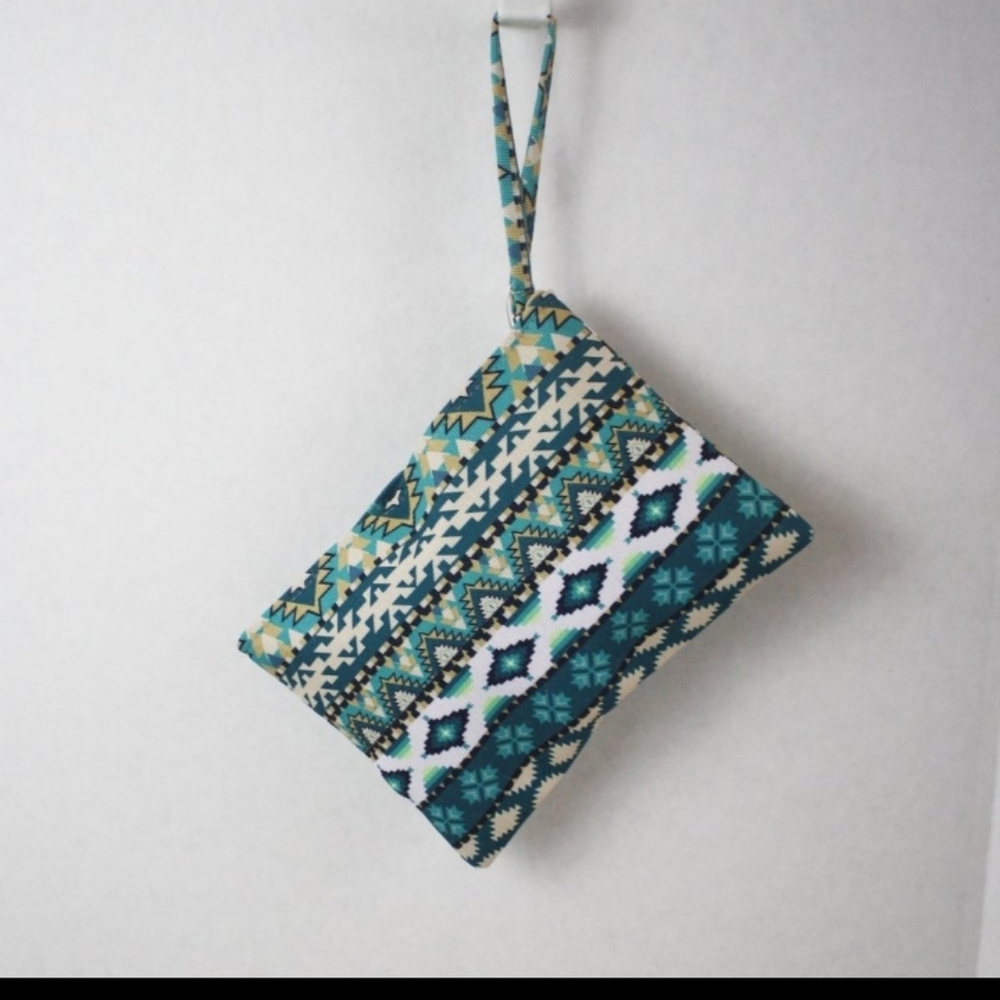Aztec Print Tote/Beach Bag & Pouch - Picture 3 of 8
